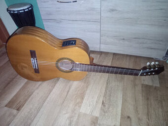 kytara Strunal 4/4 elektroakustická