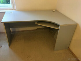 Pracovní stůl rohový šedý