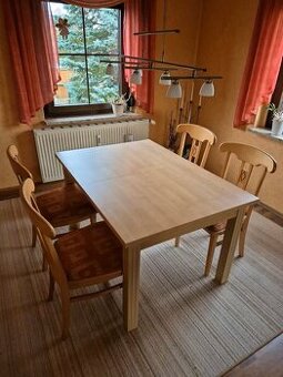 Stůl jídelní rozkládací a 4 židle - masivní