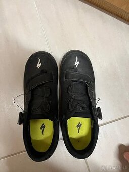 Tretry Specialized 38