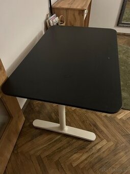 Psací / počítačový stůl