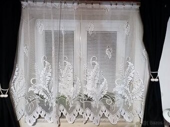 Záclona 120x180 cm s motivem peří