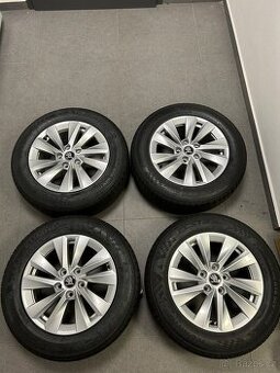 Škoda octavia letní pneumatiky s originálními koly Matar