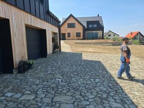 Pokládka žulových Kostek