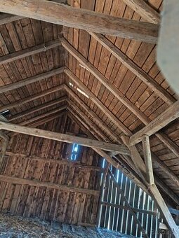 Prodám trámy ze staré stodoly.