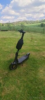 Elektrokoloběžka Ninebot max G2