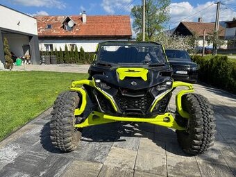 Can Am Maverick R