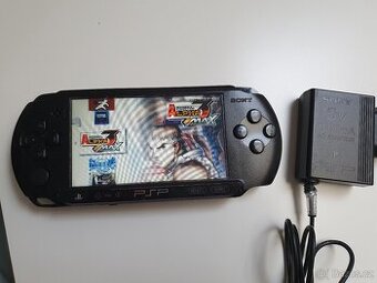 SONY PSP E-1004 CFW 6.61+2GB karta+fifa street 2+hry - 1