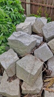 Žulové kvádry, kostky, kameny