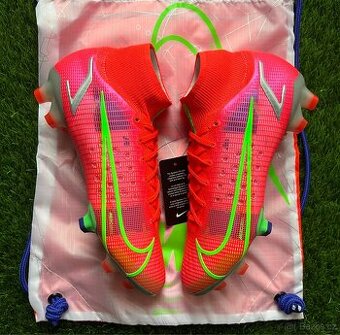 NIKE MERCURIAL SUPERFLY 8 ELITE FG