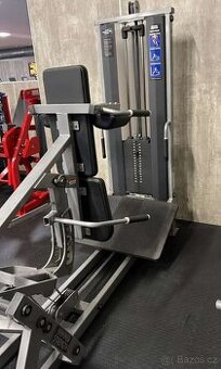 Hammer Strength V SQUAT