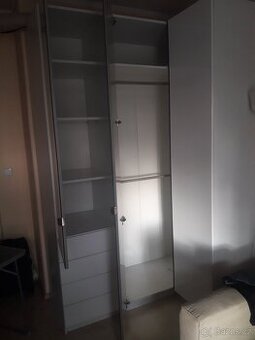 Šatni skřiň