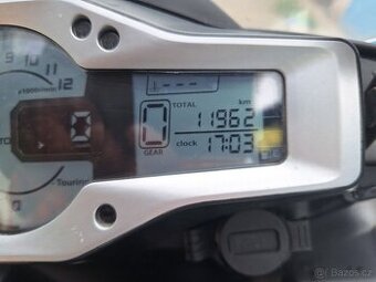 CF Moto 650 MT