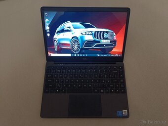 Svižný UMAX baterie 6h/4gb RAM/100gb SSD