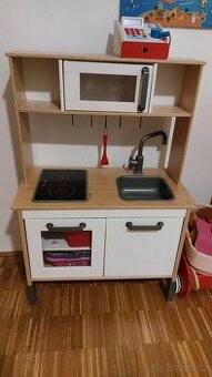 Dětská kuchyňka Ikea s vybavením