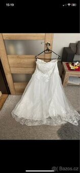 Svatební šaty
