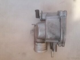 Korpus termostatu a čidlem mercedes w211