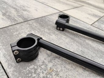 Klip on dělená řidítka ideální na café racer