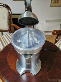 Elektrický lis na citrusy