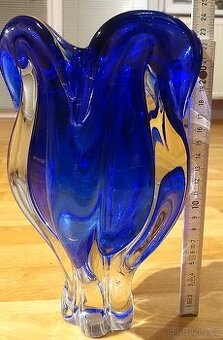 váza Chřibská – Josef Hospodka, modré hutní sklo - 2,2 kg -