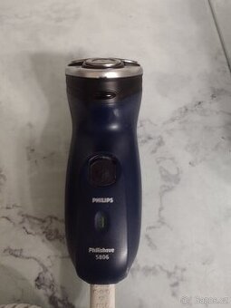 HOLICÍ STROJEK PHILIPS PHILISHAVE 5806
