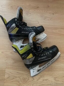 Pánské brusle BAUER velikost 6,5 (41)
