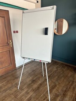 Magnetický flipchart / tabule na trojnožce (72 x 112 cm) + p