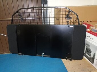 Přepážka pro Mercedes B 150