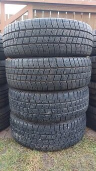 Pneu zimní, 4 ks, rozměr 215/65/16C, 109/107T, zn VREDESTEIN