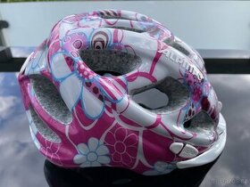 Prodám málo používanou dětskou přilbu na kolo.