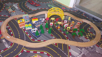 dřevěná vláčkodráha s doplňky, vláček