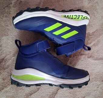 Trekové boty Adidas vel. 35,5