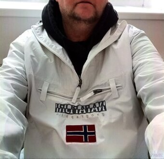 Anorak NAPAPIJRI XXXL bílý bohužel 2 tmavé skvrny