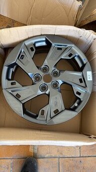 5x114,3 r18 Suzuki originál nový