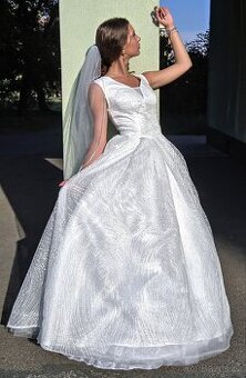 NOVÉ LUXUSNÍ svatební šaty TŘPYTIVÉ VICTORY