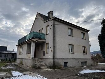Prodej RD dvě bytové jednotky 3+1 s garáží a sklepem v Potšt