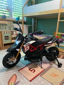 Nová elektrická motorka aprilia dorsoduro 900