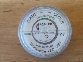 RGB LED světlo pod vázu - 1