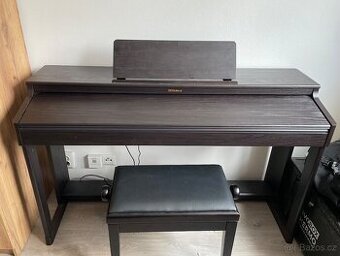 Roland RP701