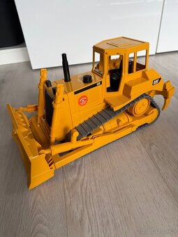 Bruder Buldozer Caterpillar - 1
