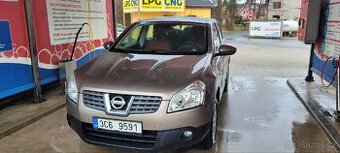 Nissan Qashqai benzín 2.0, najeto 101tkm, první majitel