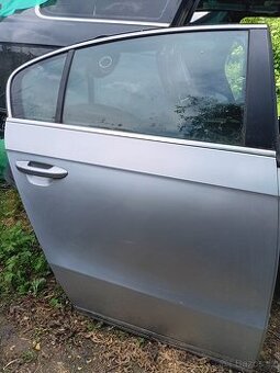 Dveře LA7W vw passat b7 sedan