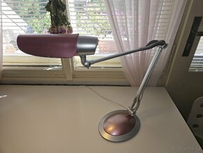 Stolní lampa růžová