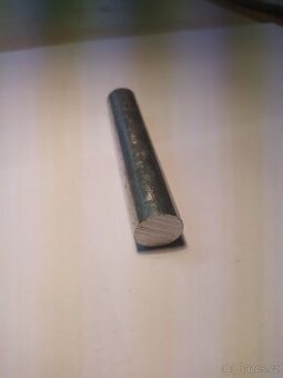 Hliník tyč pr. 40x195mm