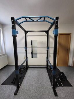 Posilovací klec power rack