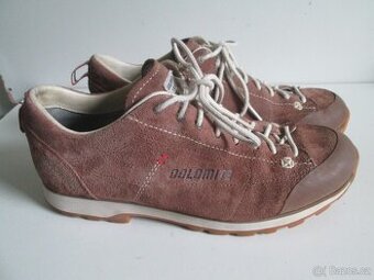 Dolomite....vel.42,5