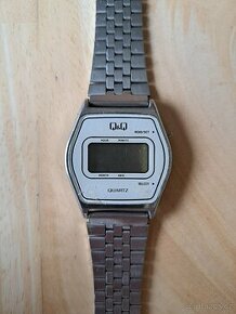 Digitálky Q&Q, hodinky, kompas 80. - 90. léta