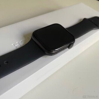 Apple Watch series 10 46mm klavirně černý