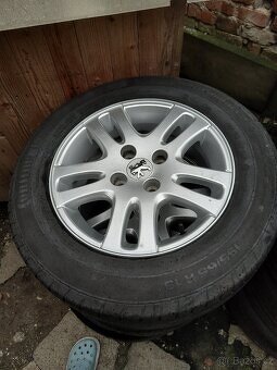 Alu kola Peugeot 4x108 r15 letni pneu
