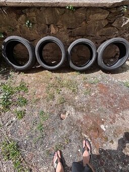 Nové letní pneu 235/40r19